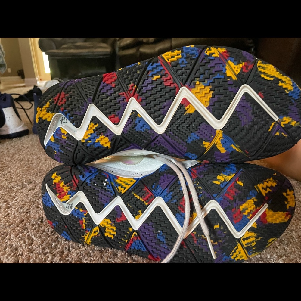 Kyrie 4